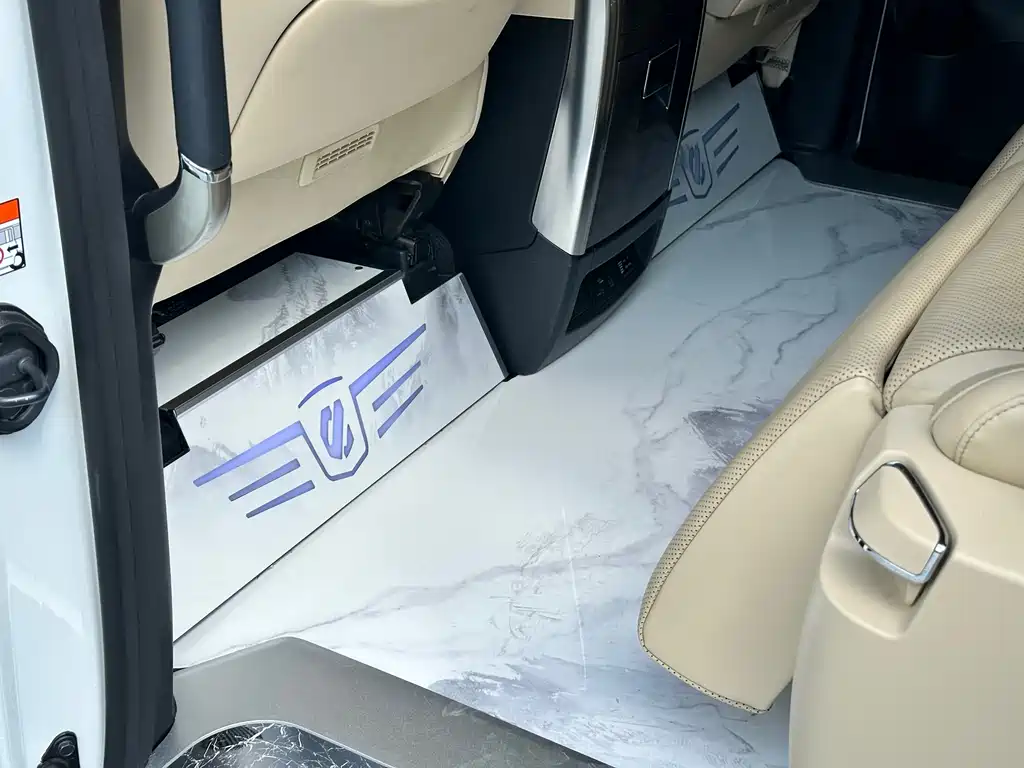 Toyota Alphard 2023 — фото 14