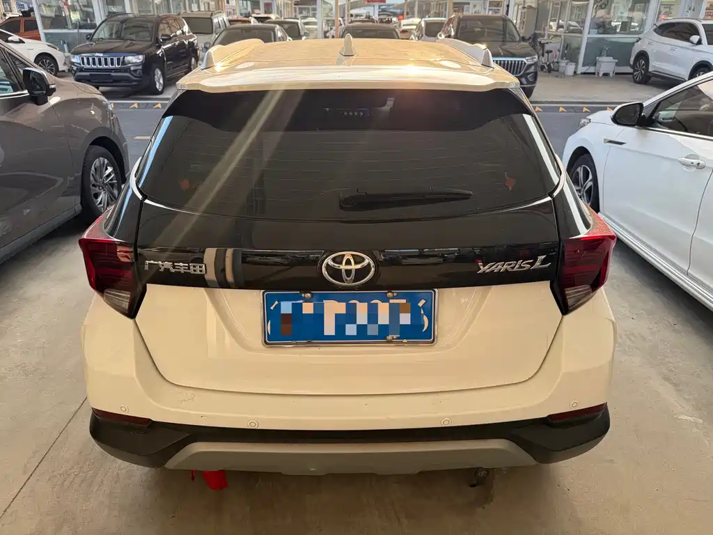 Toyota Yaris L 2023