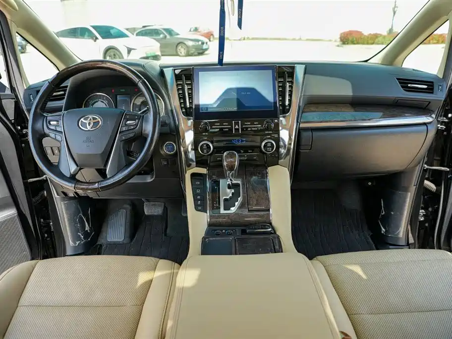 Toyota Alphard 2021 — фото 4