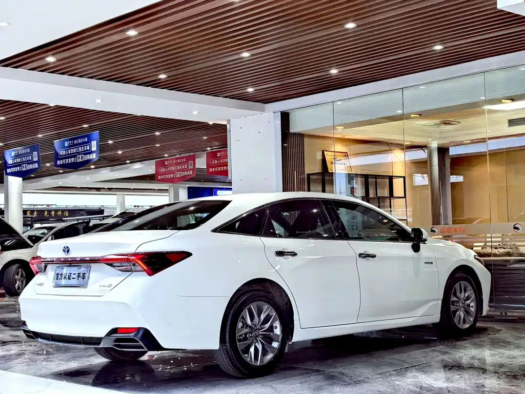 Toyota Avalon 2020 — фото 18