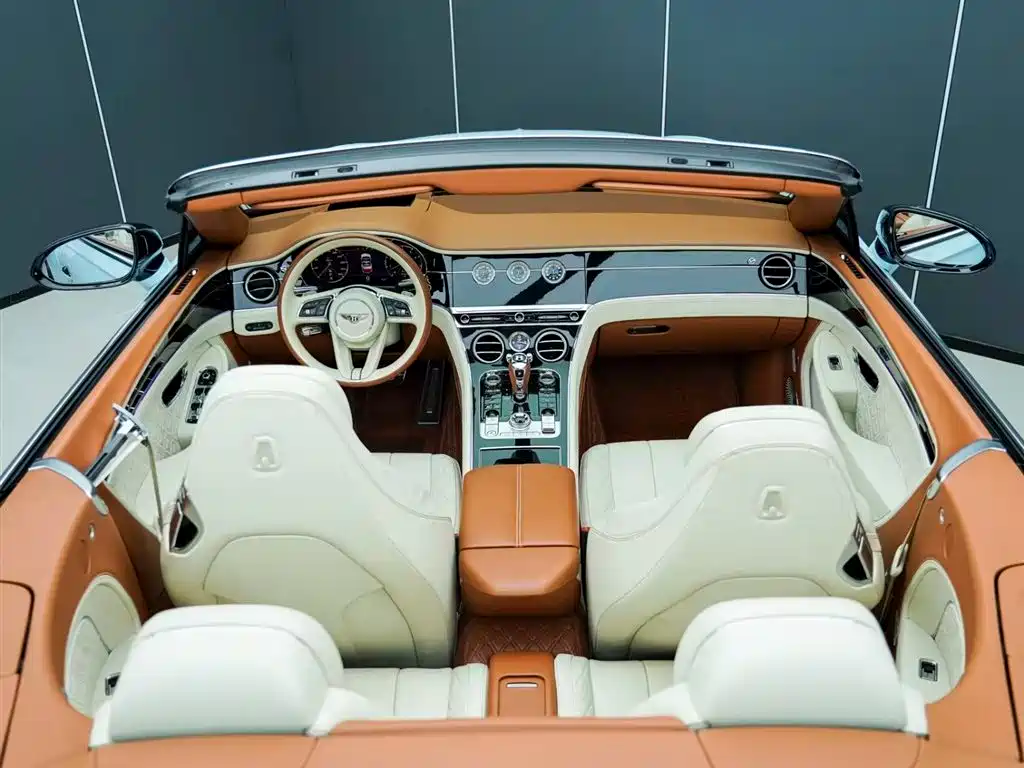 Bentley Continental 2023 — фото 11