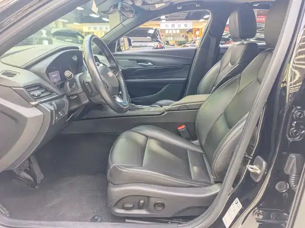 Cadillac CT4 2022