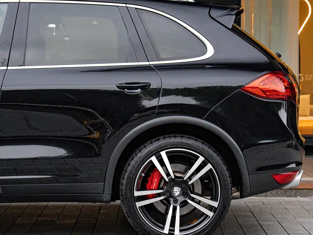 Porsche Cayenne 2011 — фото 6