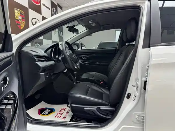 Toyota Yaris L 2022