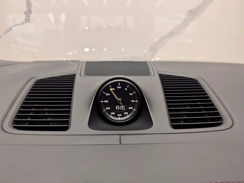Porsche Cayenne New Energy 2020 — фото 15