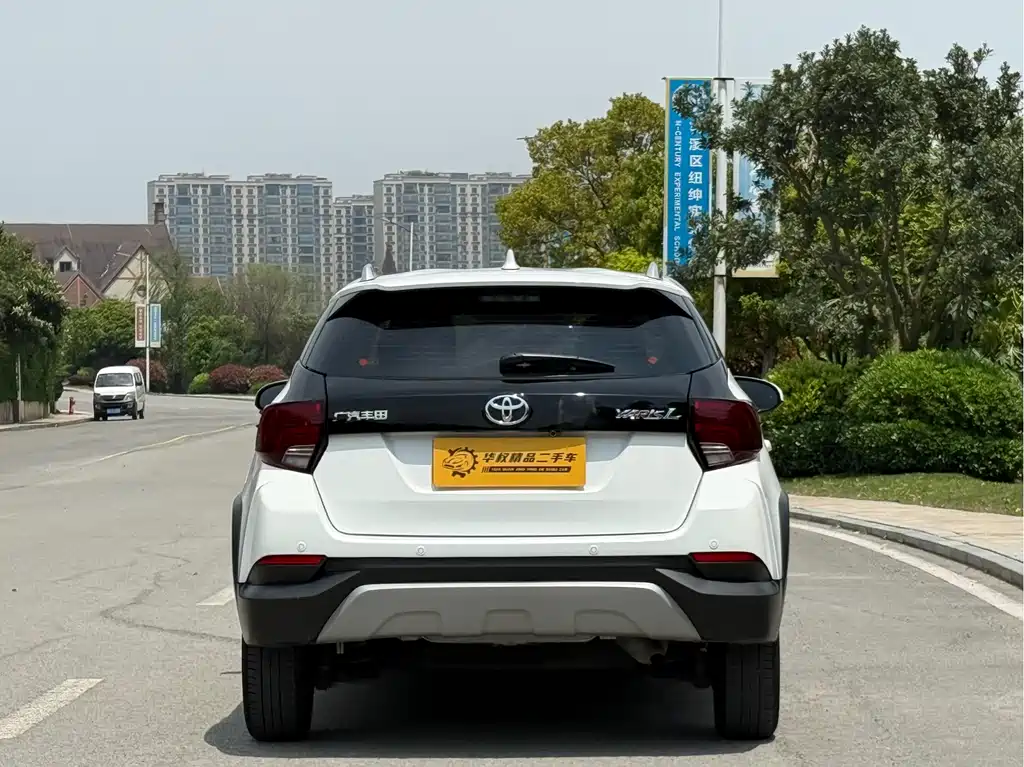 Toyota Yaris L 2023 — фото 14
