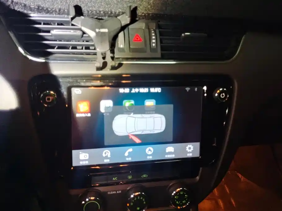 Skoda Octavia 2018 — фото 13