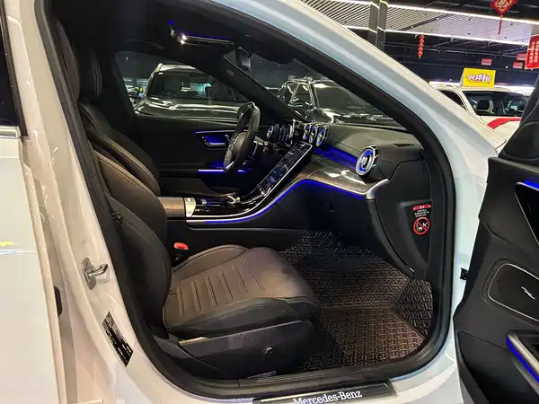 Mercedes-Benz C-Class 2024