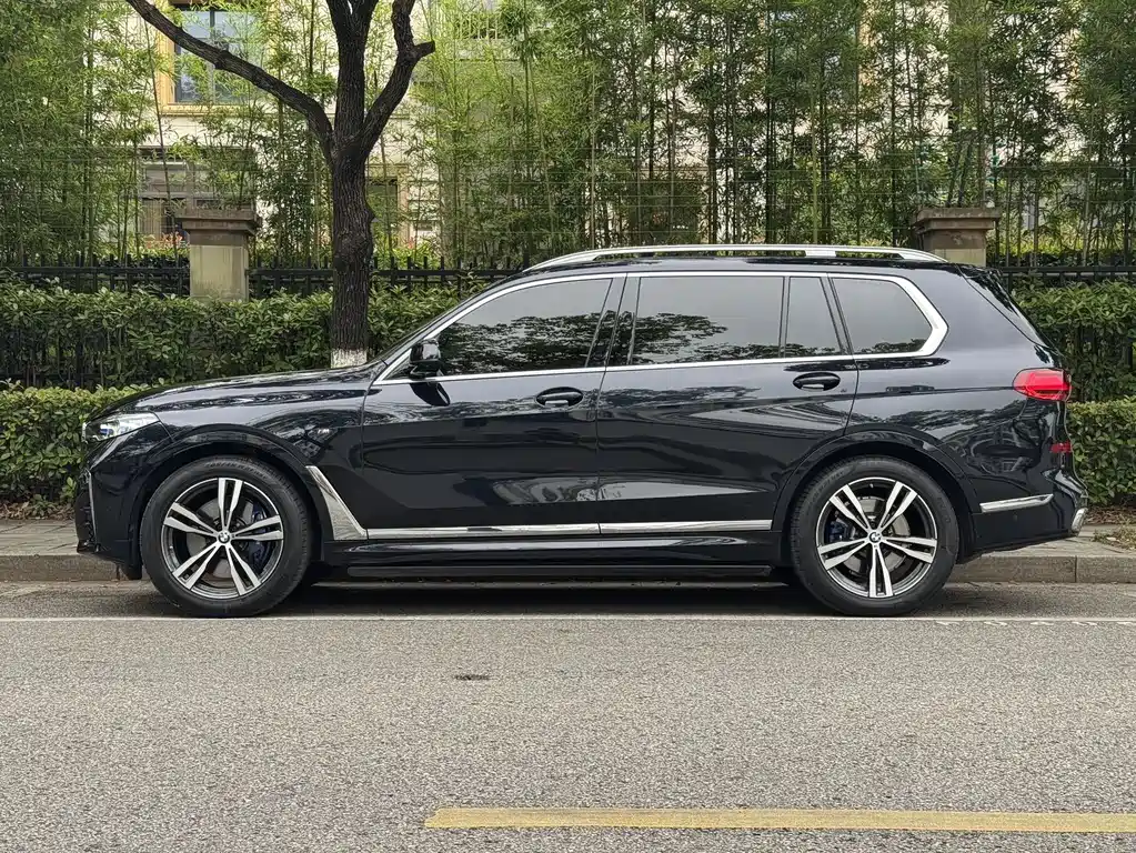 BMW X7 2022 — фото 3