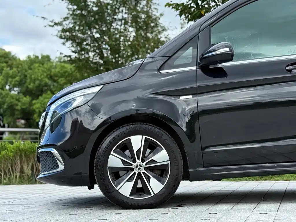 Mercedes-Benz V-Class 2022 — фото 6