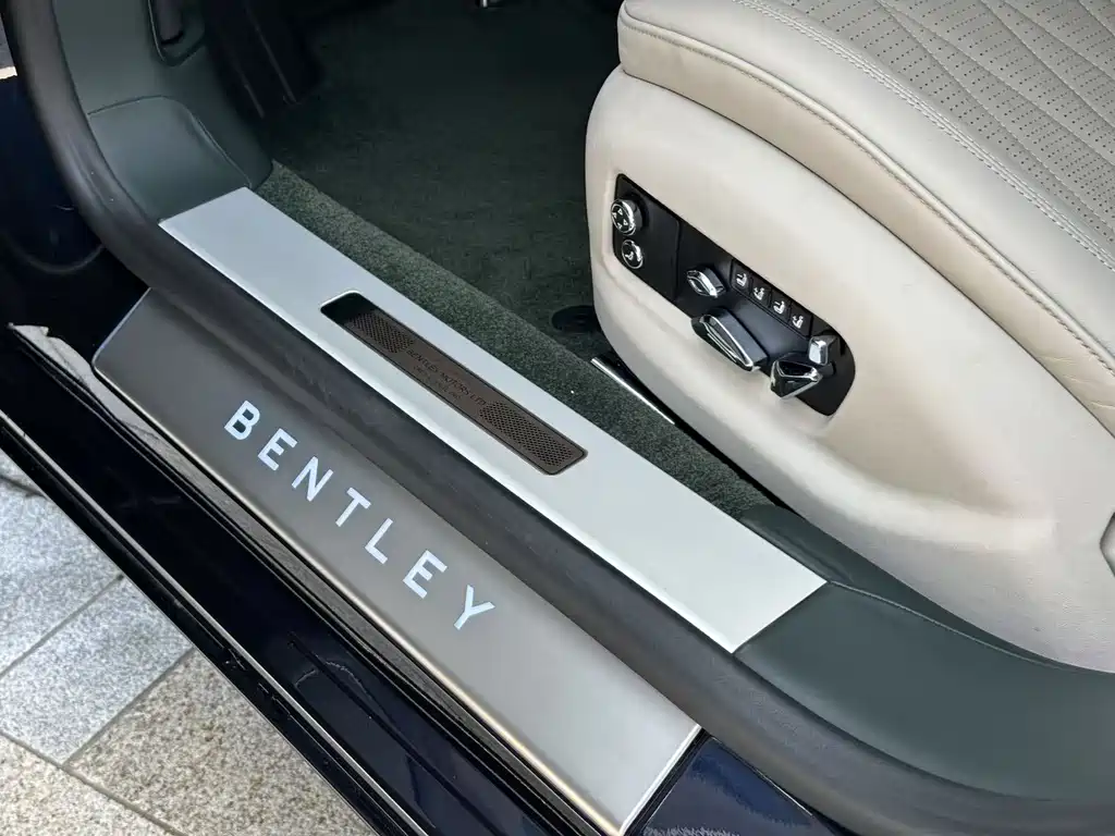 Bentley Flying Spur 2022 — фото 25