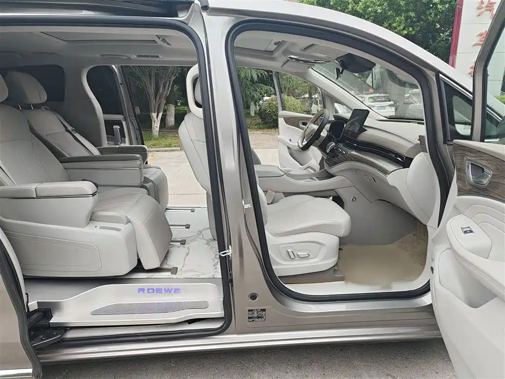 Roewe iMAX8 New Energy 2024 — фото 15
