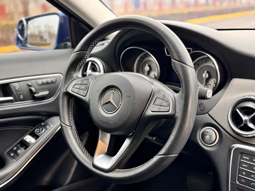 Mercedes-Benz GLA 2017 — фото 16