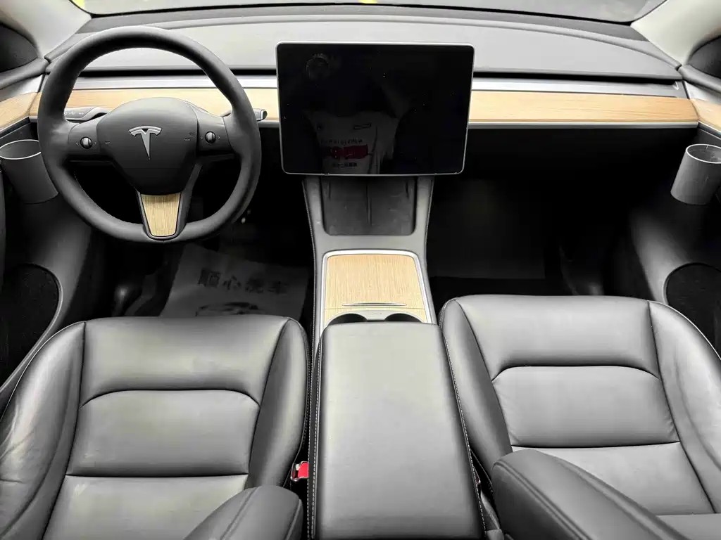 Tesla Model Y 2022 — фото 10