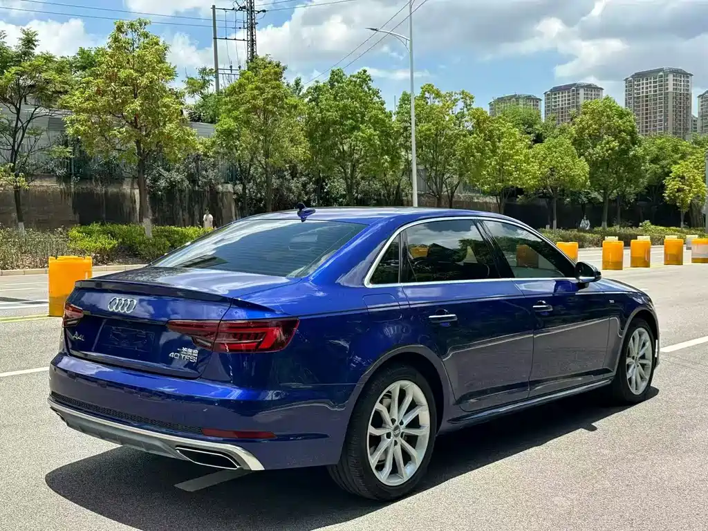 Audi A4L 2019