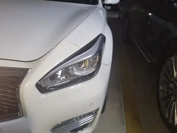 Infiniti Q70 2016