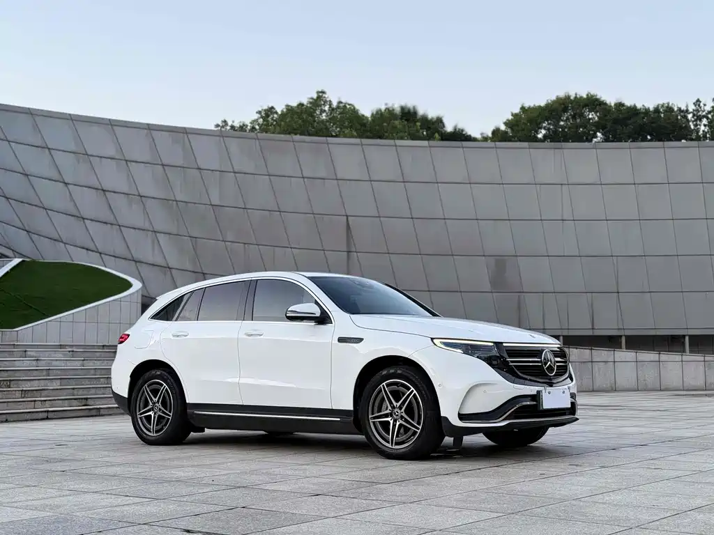 Mercedes-Benz EQC 2021 — фото 3