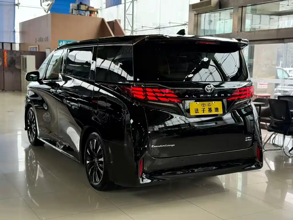 Toyota Alphard 2024 — фото 22