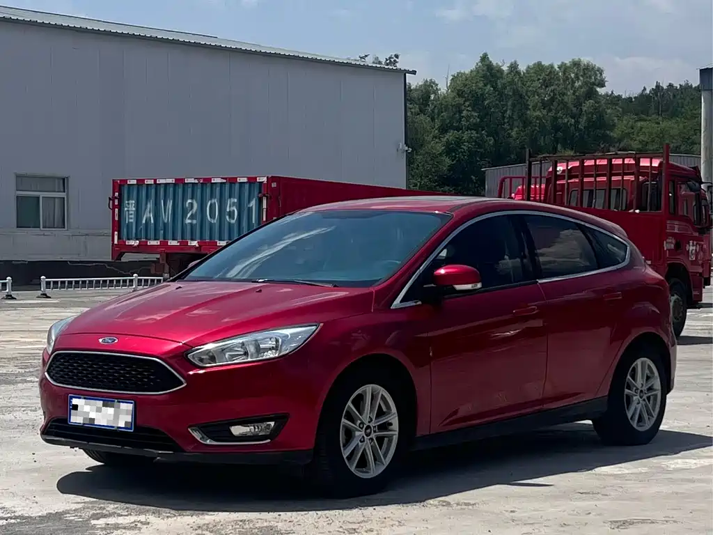Ford Focus 2017 — фото 1