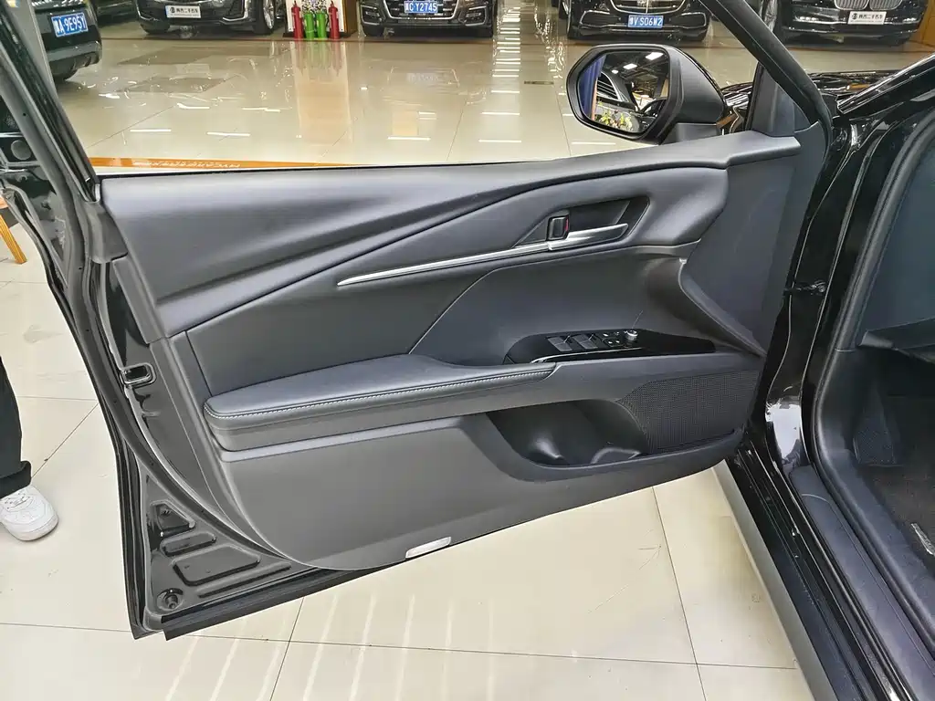 Toyota Camry 2026 — фото 17