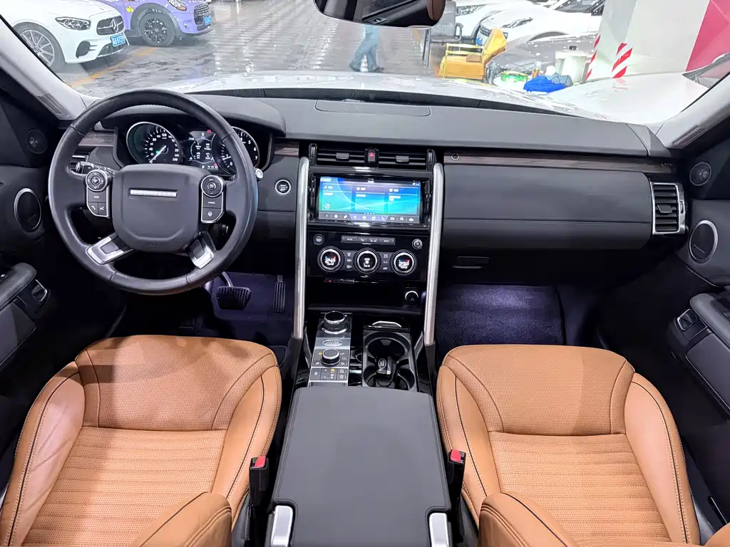 Land Rover Discovery 2017 — фото 8