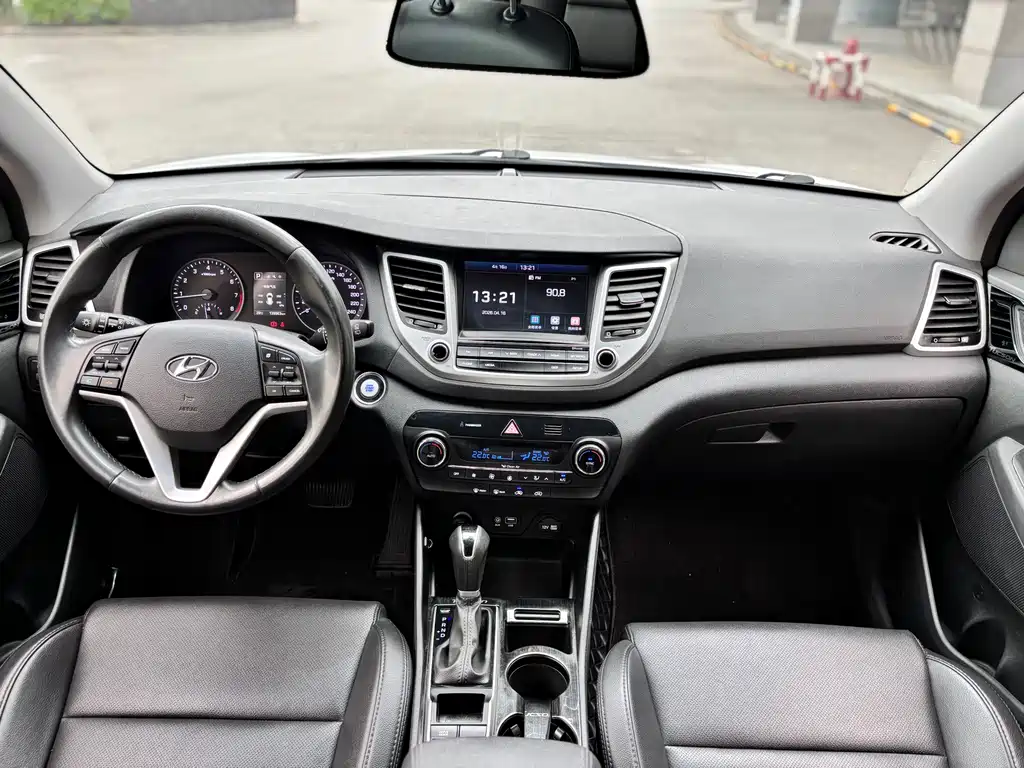 Hyundai Tucson 2016 — фото 9