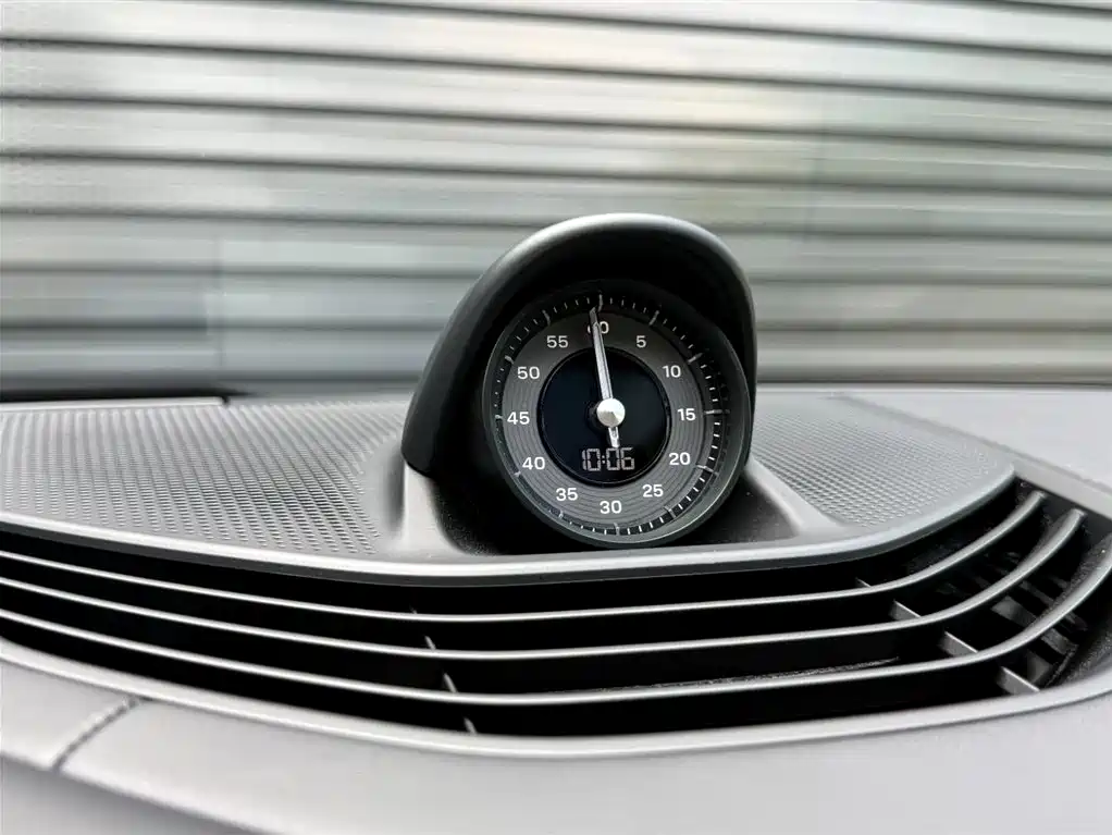 Porsche Taycan 2025 — фото 12
