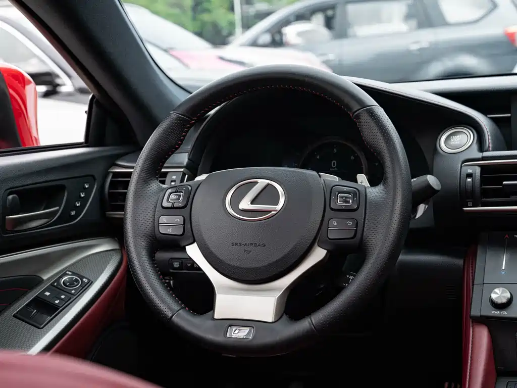 Lexus RC 2016 — фото 12
