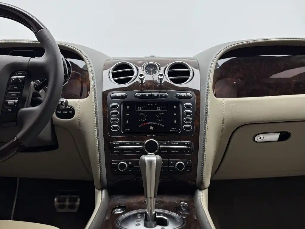 Bentley Flying Spur 2007 — фото 12