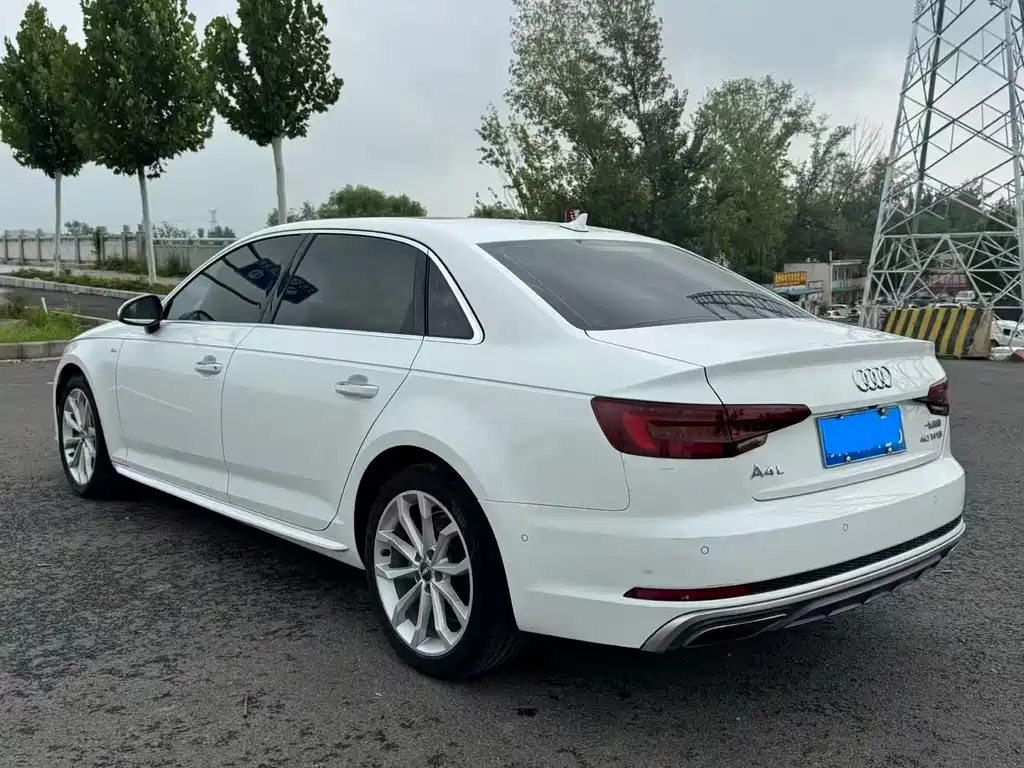 Audi A4L 2019