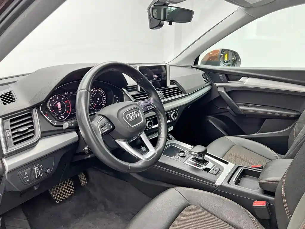 Audi Q5L 2019 — фото 13