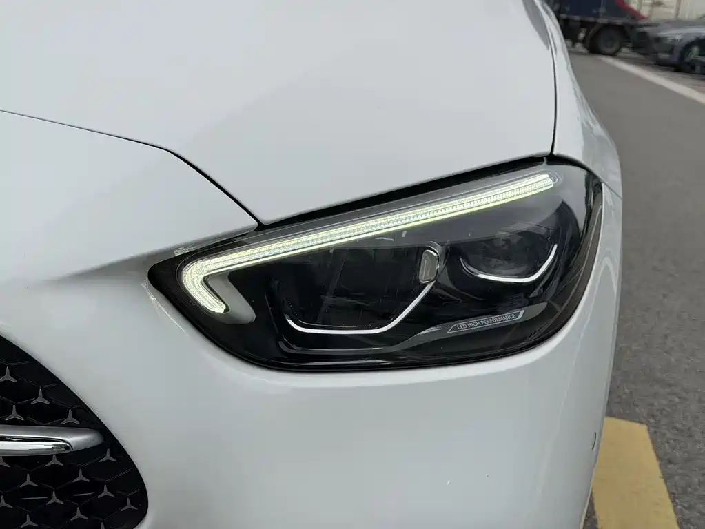 Mercedes-Benz C-Class 2024