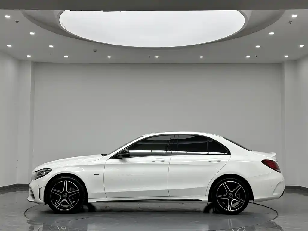 Mercedes-Benz C-Class 2021