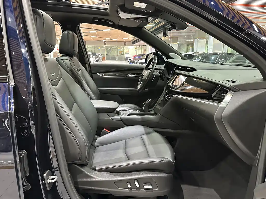 Cadillac XT6 2021 — фото 11