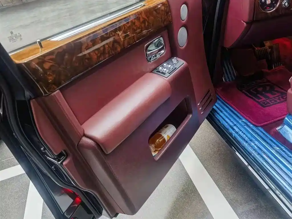 Rolls-Royce Phantom 2013 — фото 12