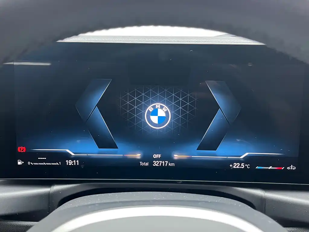BMW 3 Series 2023 — фото 10