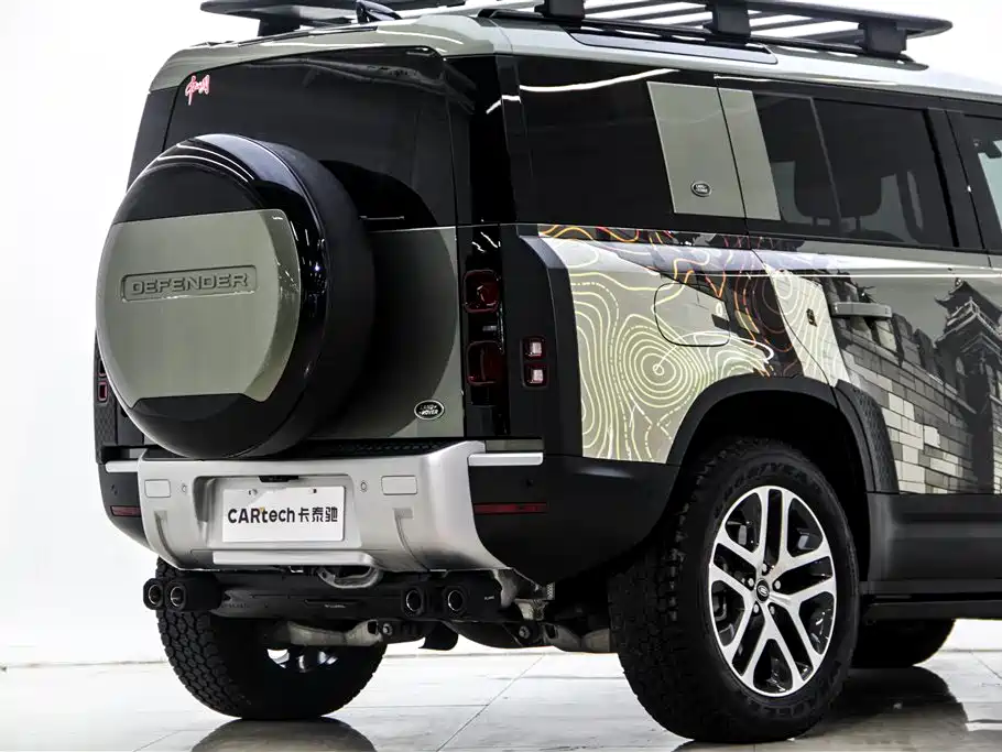 Land Rover Defender 2023 — фото 8