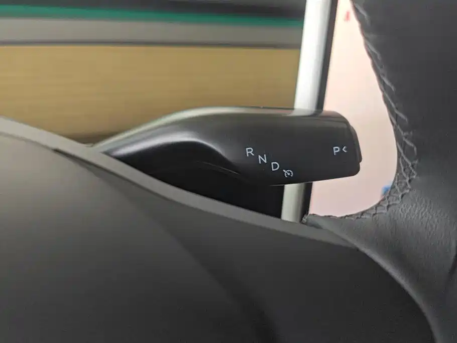 Tesla Model Y 2023 — фото 16