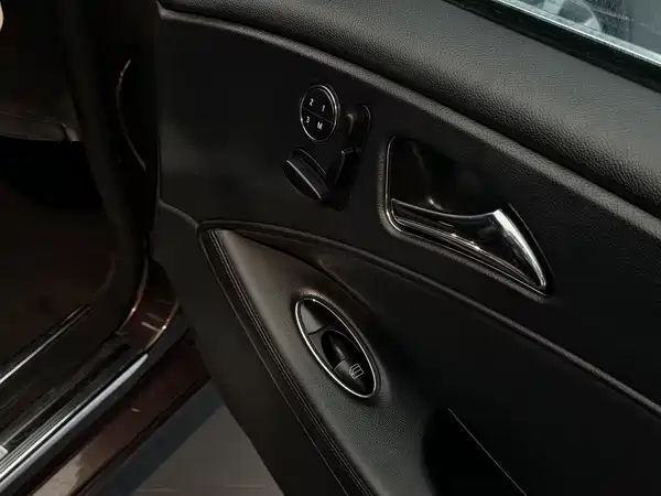 Mercedes-Benz CLS 2011