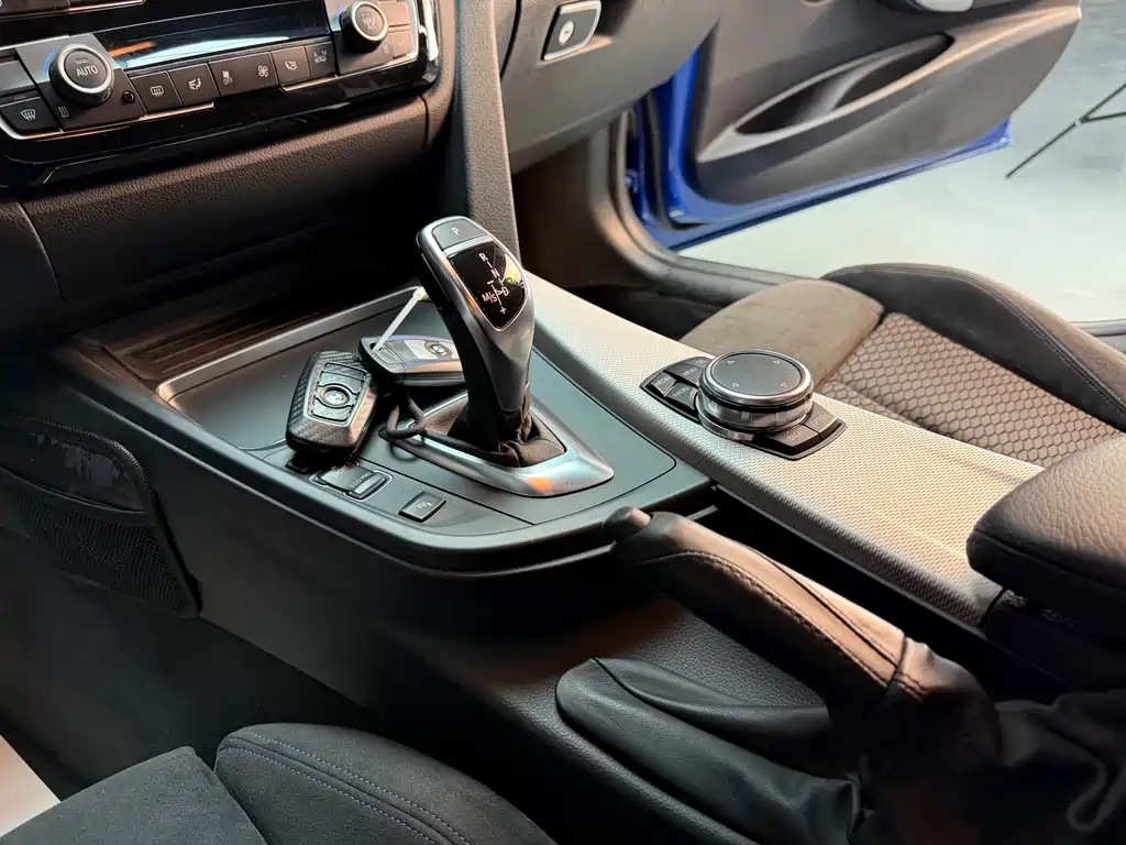 BMW 3 Series 2016 — фото 10