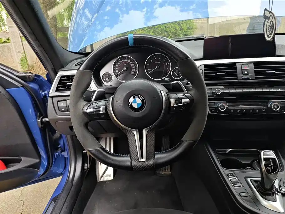 BMW 3 Series 2017 — фото 15