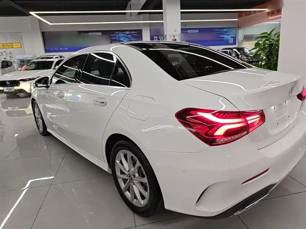 Mercedes-Benz A-Class 2021 — фото 5