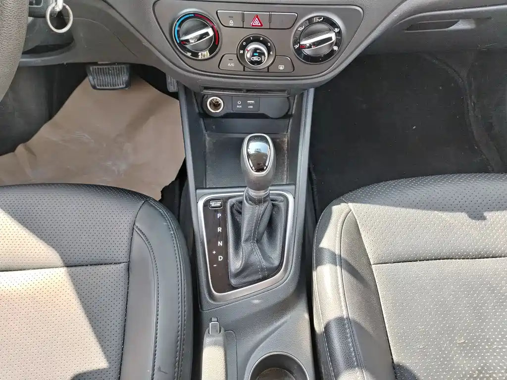 Hyundai Verna 2017 — фото 7