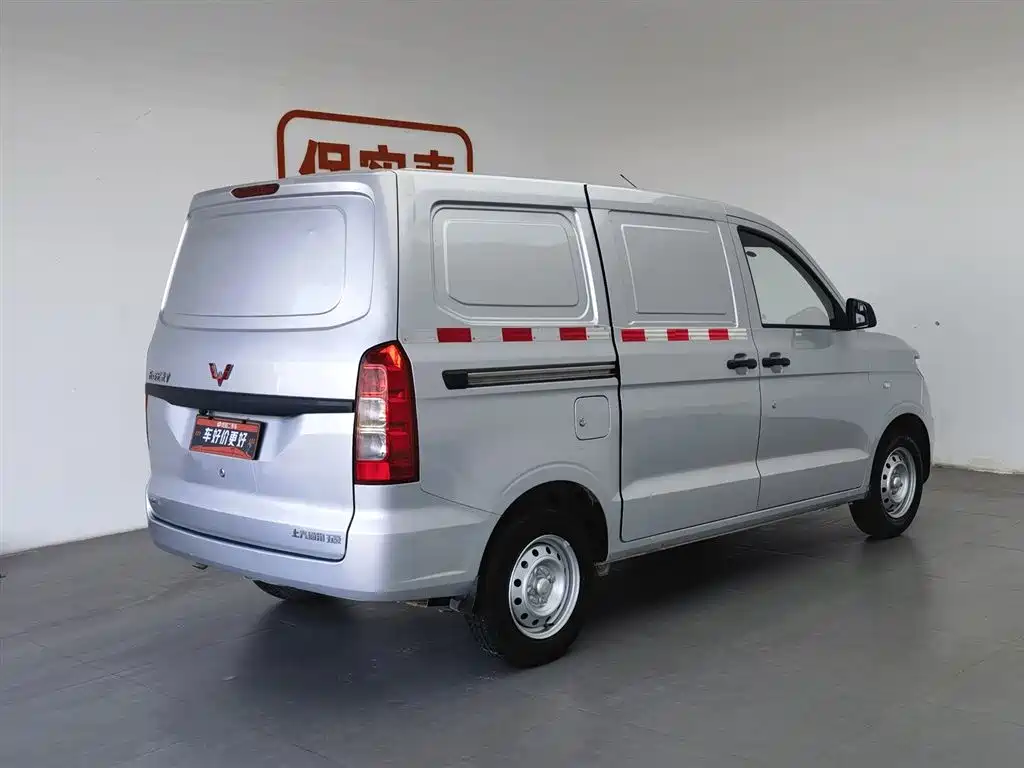 Wuling Hongguang V 2022 — фото 2