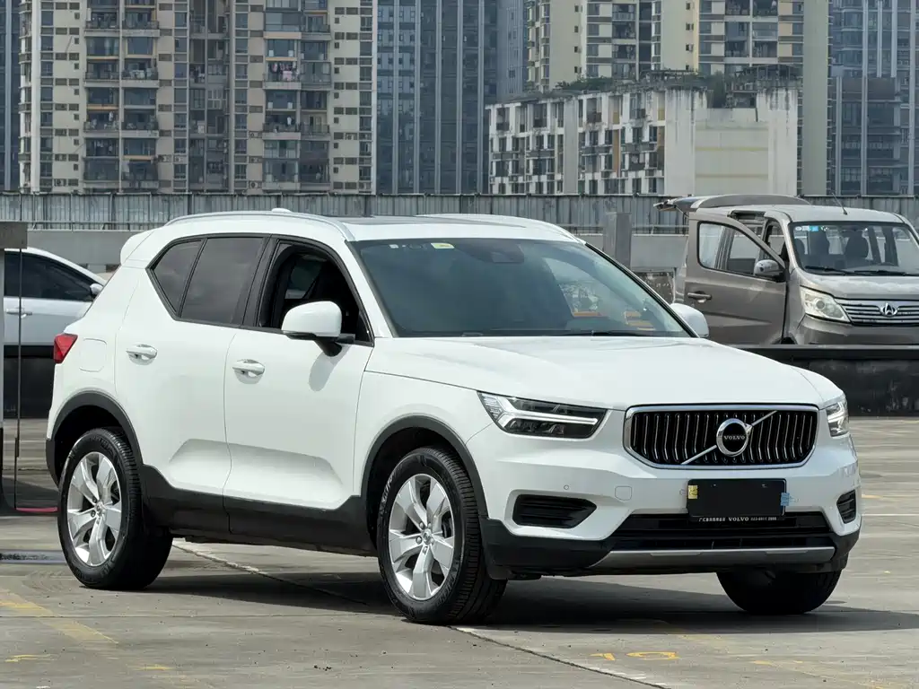 Volvo XC40 2020 — фото 5