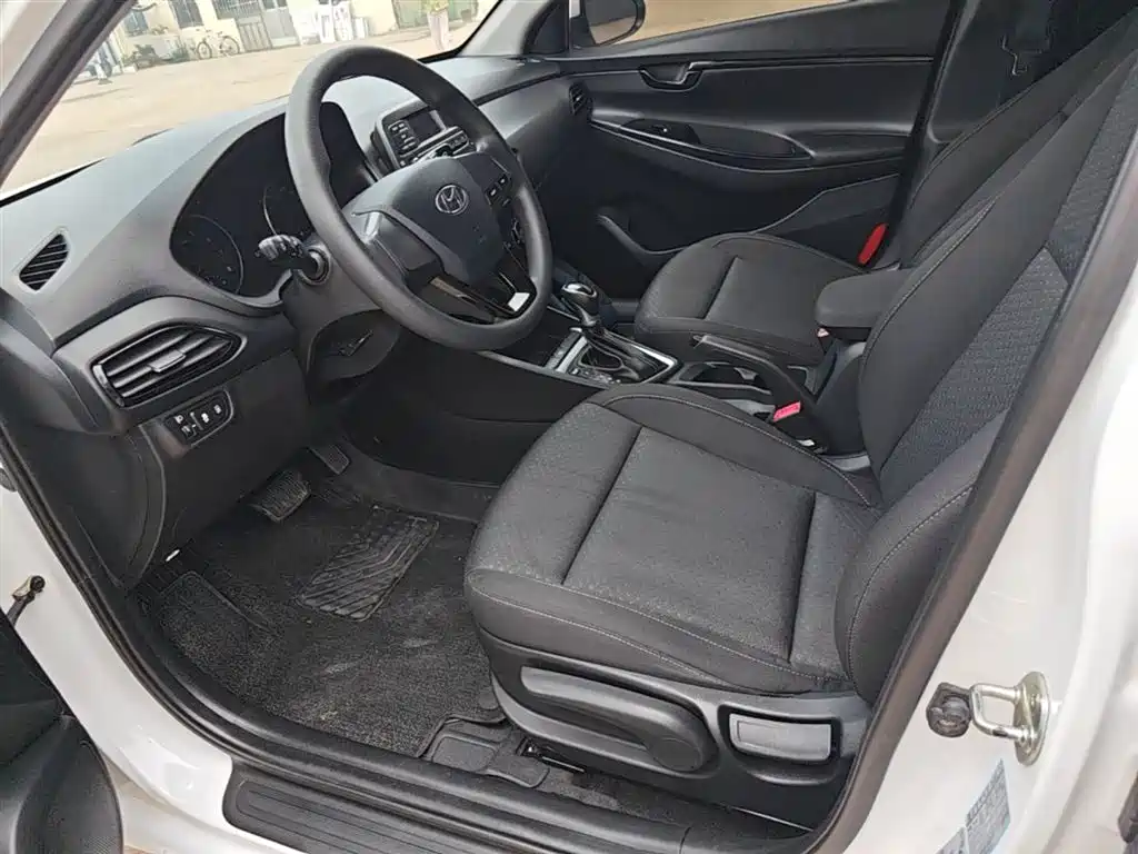 Hyundai Elantra 2020 — фото 15