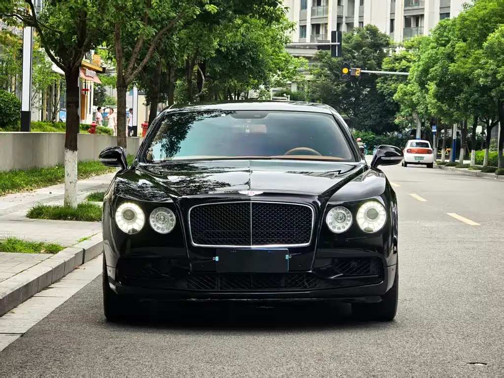 Bentley Flying Spur 2017 — фото 2