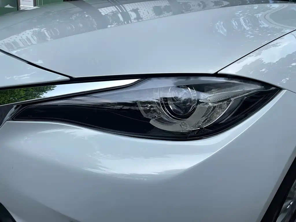 Mazda CX-4 2018 — фото 8