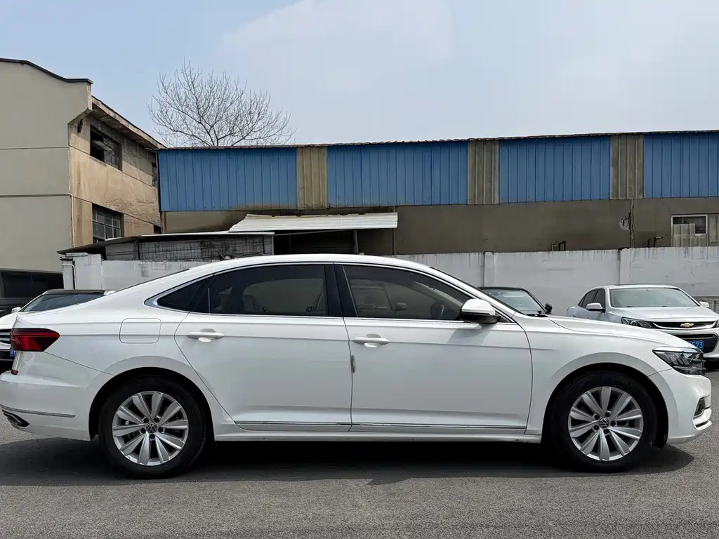 Volkswagen Passat 2020 — фото 11