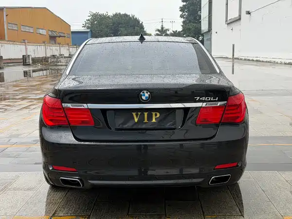 BMW 7 Series 2011